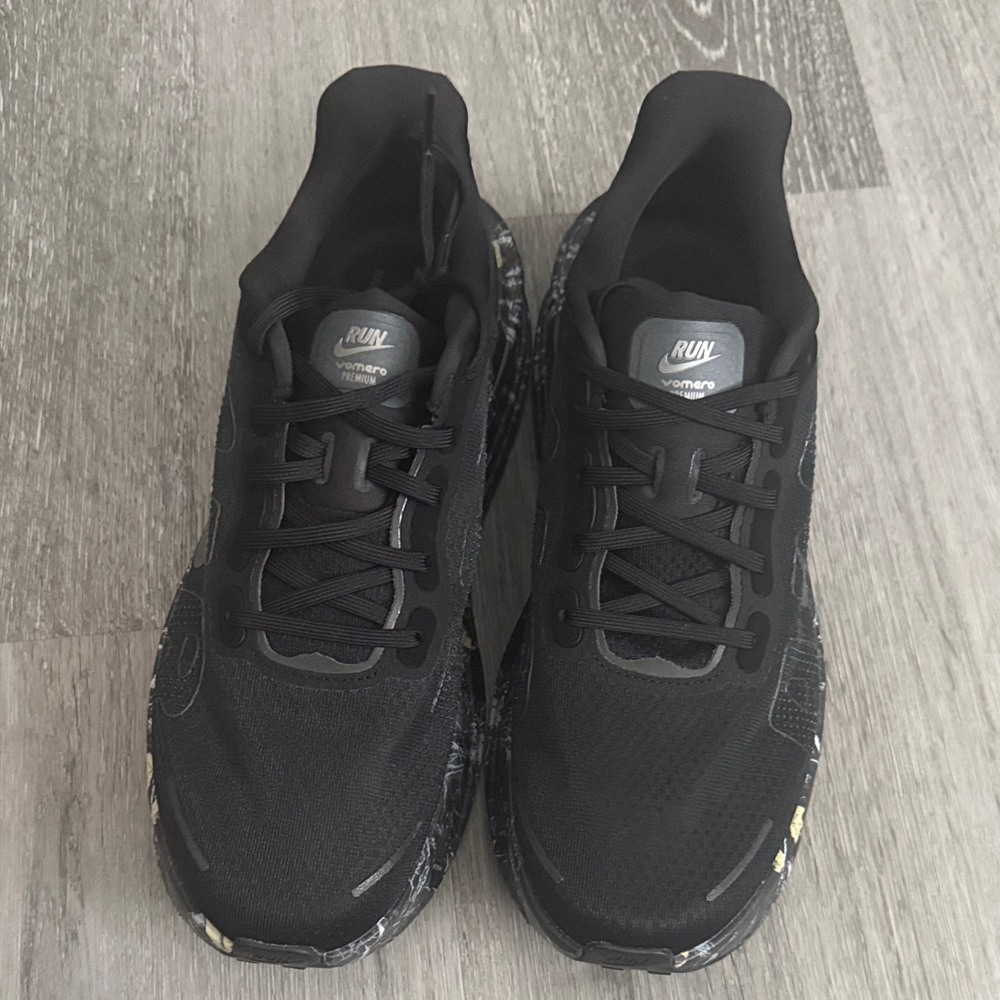 Nike Black Athletic Running Shoes Nike vomero premium real tree brand new